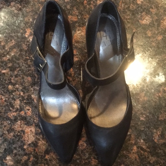 14th and union black pumps with buckle - Picture 2 of 4